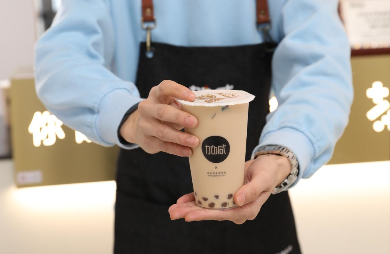 大红鹰娱乐奶茶：抓住市场红利，开奶茶店应该选在什么时候
