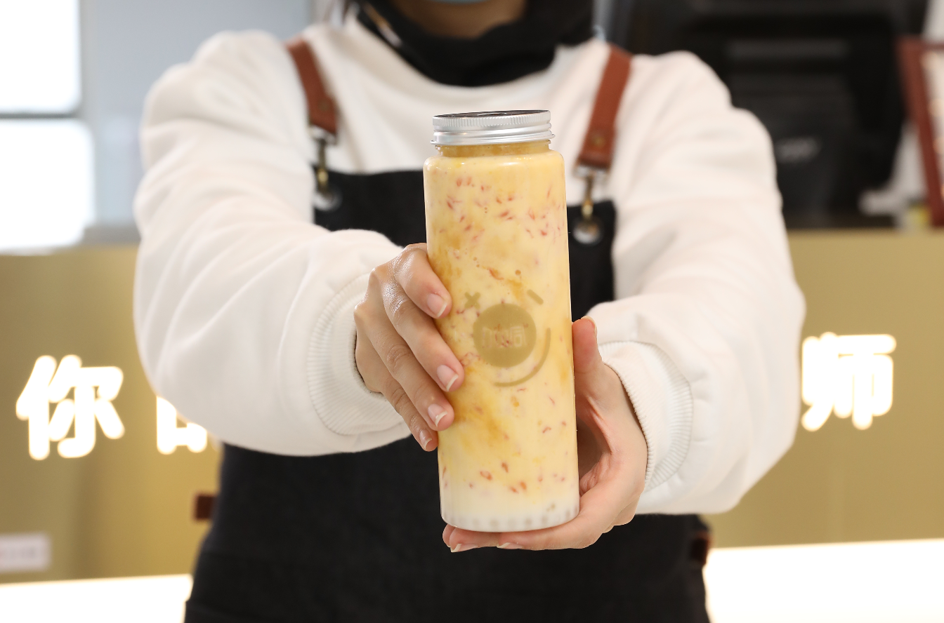 大红鹰娱乐茶饮：奶茶店是否可以作为创业的选择